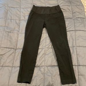 Gap Maternity really skinny pant in black denim